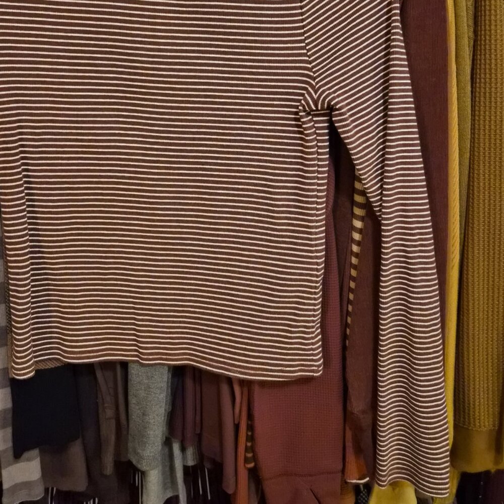 NWOT Abercrombie & Fitch Striped Long Sleeve Top - Picture 5 of 8